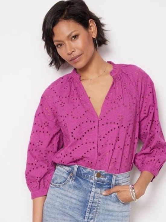 Evereve Tops - Evereve Larisa Eyelet Top in color “berry”.